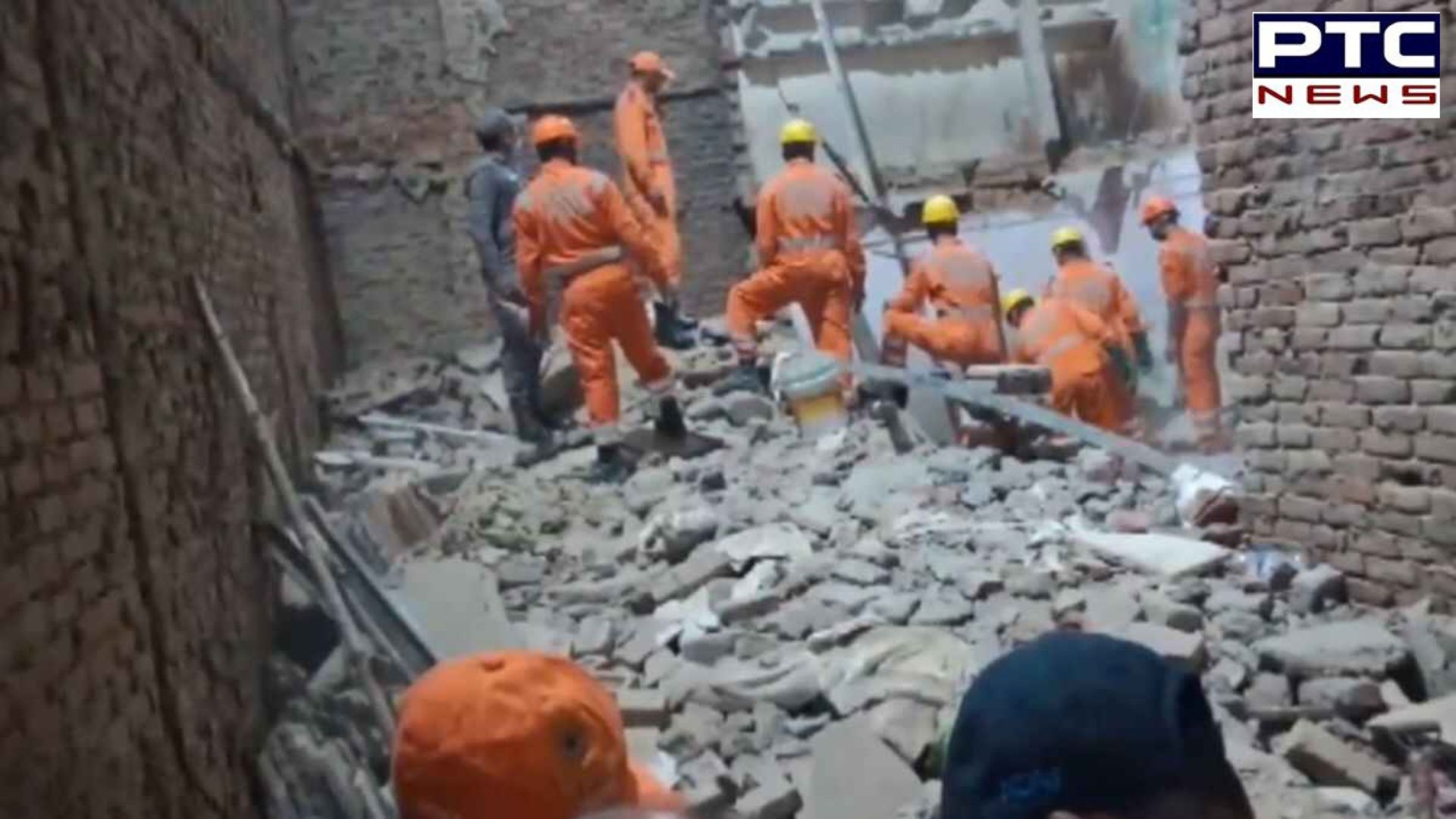 Delhi tragedy | 2 dead, 1 critical as 2-storey building collapses in Delhi's Kabir Nagar