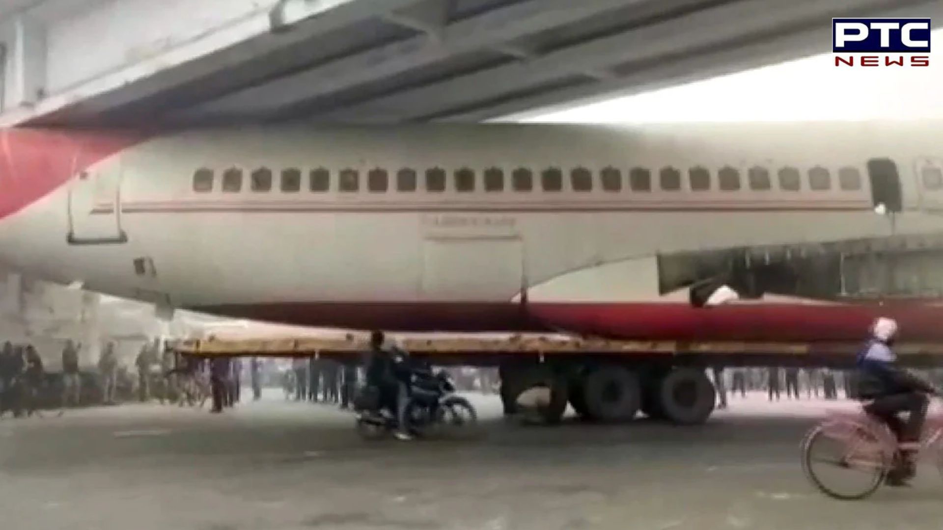 Plane gets stuck under bridge in Bihar, brings traffic to standstill