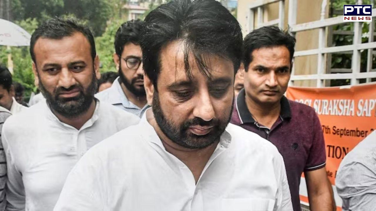 Delhi police launches joint op to arrest AAP MLA Amanatullah Khan for 'helping criminal escape'