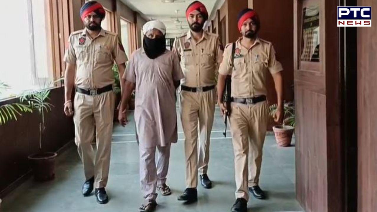 Son Killed Father : ਬਠਿੰਡਾ 'ਚ ਤਾਰ-ਤਾਰ ਰਿਸ਼ਤੇ! ਪੁੱਤ ਨੇ ਜ਼ਮੀਨ ਖਾਤਰ ਪਿਓ ਨੂੰ ਮਾਰੀ ਗੋਲੀ, ਵਿਹੜੇ 'ਚ ਰੱਖ ਕੇ ਸਾੜੀ ਲਾਸ਼