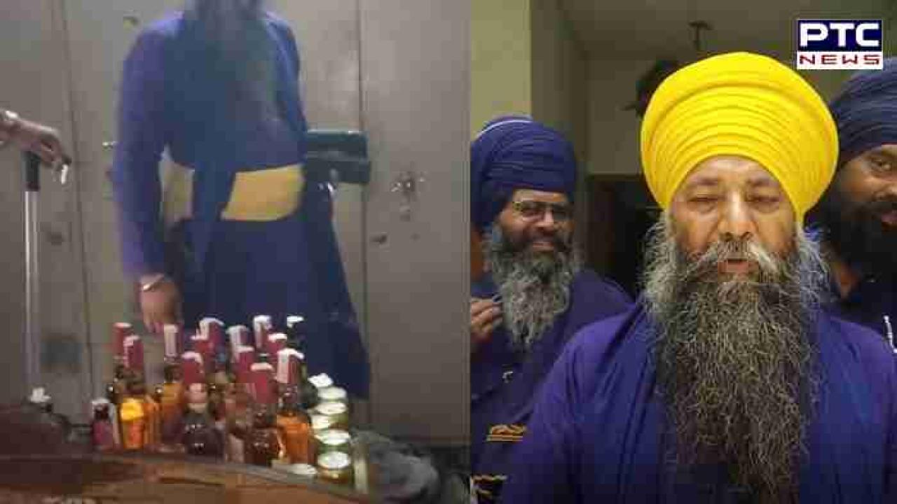 Amritsar News : ਘਰ ਦੀ ਪਹਿਲੀ ਮੰਜ਼ਿਲ 'ਤੇ ਸ੍ਰੀ ਗੁਰੂ ਗ੍ਰੰਥ ਸਾਹਿਬ ਜੀ ਦਾ ਪ੍ਰਕਾਸ਼ ਅਤੇ ਹੇਠਾਂ ਪਈਆਂ ਸਨ ਸ਼ਰਾਬ ਅਤੇ ਬੀਅਰ ਦੀਆਂ ਬੋਤਲਾਂ