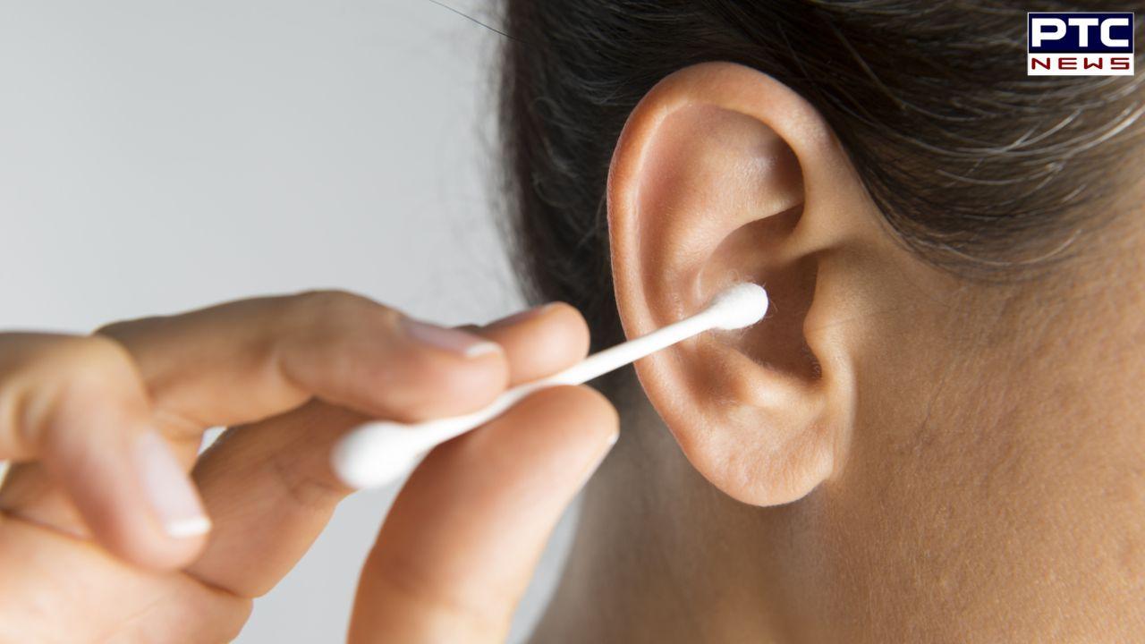 Ear Cleaning Tips : ਕੰਨ 'ਚ ਗੰਦਗੀ ਜੰਮਣ ਦੇ ਕੀ ਹਨ 5 ਮੁੱਖ ਕਾਰਨ ? ਜਾਣੋ ਕਿਹੜੇ ਘਰੇਲੂ ਉਪਾਵਾਂ ਨਾਲ ਕੀਤੀ ਜਾ ਸਕਦੀ ਹੈ ਸਫਾਈ