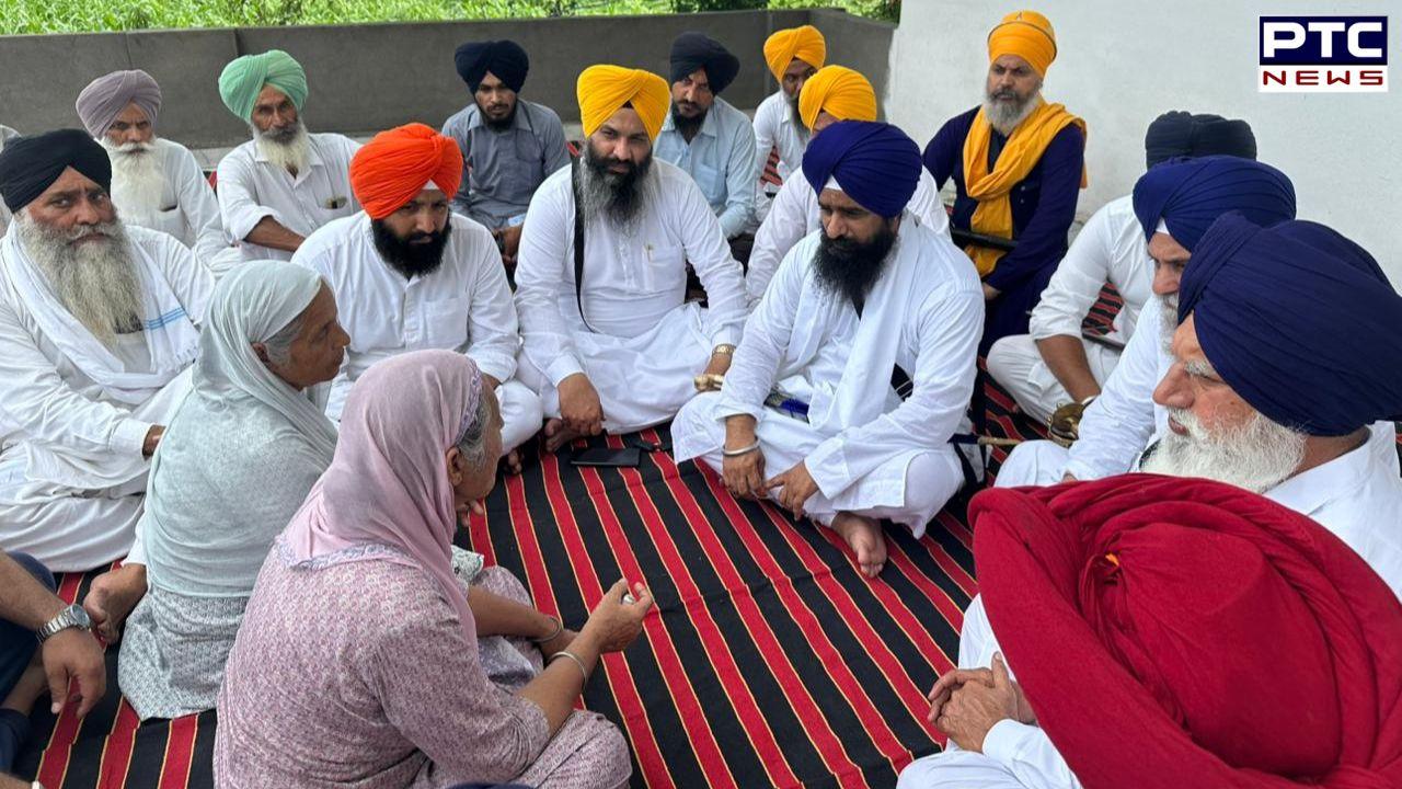 ਜਥੇਦਾਰ ਕੁਲਦੀਪ ਸਿੰਘ ਗੜਗੱਜ ਨੇ ਕਰਤਾਰ ਸਿੰਘ ਦੇ ਪਰਿਵਾਰ ਨਾਲ ਮੁਲਾਕਾਤ ਕਰਕੇ ਕੀਤਾ ਦੁੱਖ ਸਾਂਝਾ, ਦੋਸ਼ੀਆਂ ਖਿਲਾਫ਼ ਸਖ਼ਤ ਕਾਰਵਾਈ ਦੀ ਮੰਗ