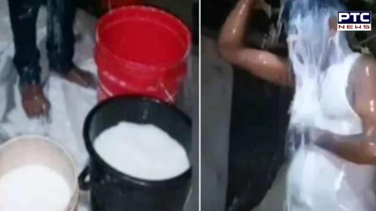 Assam man celebrates divorce : 'ਹੁਣ ਮੈਂ ਆਜ਼ਾਦ ਹੋ ਗਿਆ ਹਾਂ' ,ਤਲਾਕ ਦੀ ਖ਼ਬਰ ਸੁਣਦੇ ਹੀ ਸ਼ਖਸ 40 ਲੀਟਰ ਦੁੱਧ ਨਾਲ ਨਹਾਇਆ