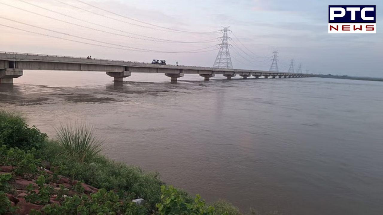 Yamuna River Water Level : ਦਿੱਲੀ ਦੇ ਲੋਕਾਂ ਲਈ ਵੱਡੀ ਖ਼ਬਰ, ਯਮੁਨਾ ਦਾ ਪਾਣੀ ਦਾ ਪੱਧਰ ਖ਼ਤਰੇ ਦੇ ਨਿਸ਼ਾਨ ਨੂੰ ਪਾਰ
