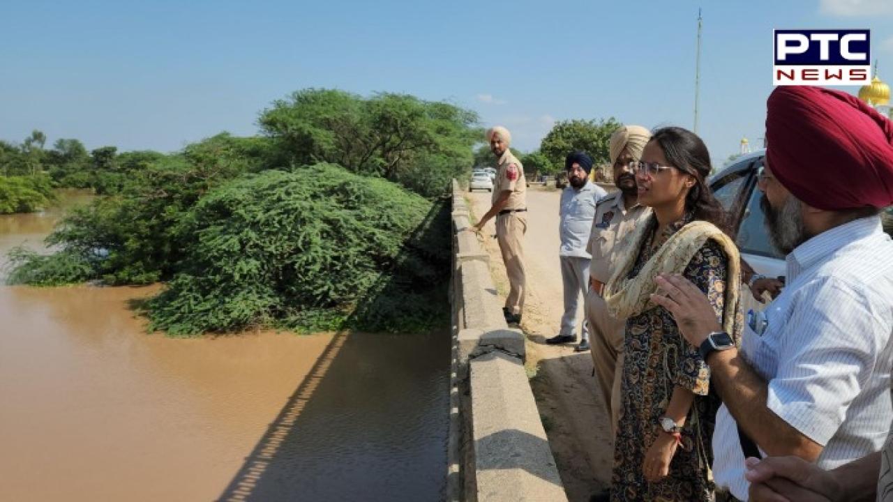 Patiala News : ਡਿਪਟੀ ਕਮਿਸ਼ਨਰ ਡਾ. ਪ੍ਰੀਤੀ ਯਾਦਵ ਨੇ ਘੱਗਰ, ਟਾਂਗਰੀ ਤੇ ਮੀਰਾਪੁਰ ਚੋਅ 'ਚ ਵਹਿੰਦੇ ਪਾਣੀ ਦਾ ਲਿਆ ਜਾਇਜ਼ਾ