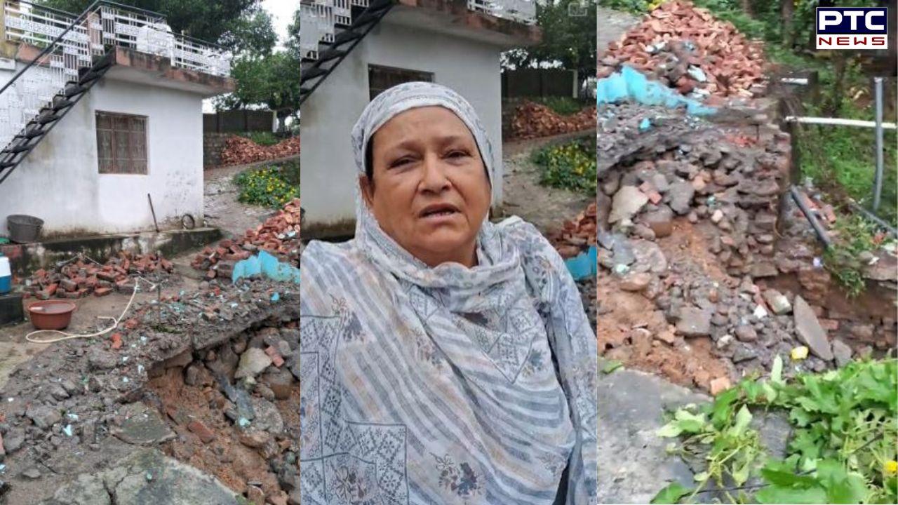 Pathankot News : ਪਠਾਨਕੋਟ 'ਚ ਘਰ 'ਤੇ ਢਿੱਗ ਡਿੱਗਣ ਦਾ ਮੰਡਰਾਇਆ ਖਤਰਾ, ਵਿਧਵਾ ਔਰਤ ਨੇ ਲਾਈ ਮਦਦ ਦੀ ਗੁਹਾਰ