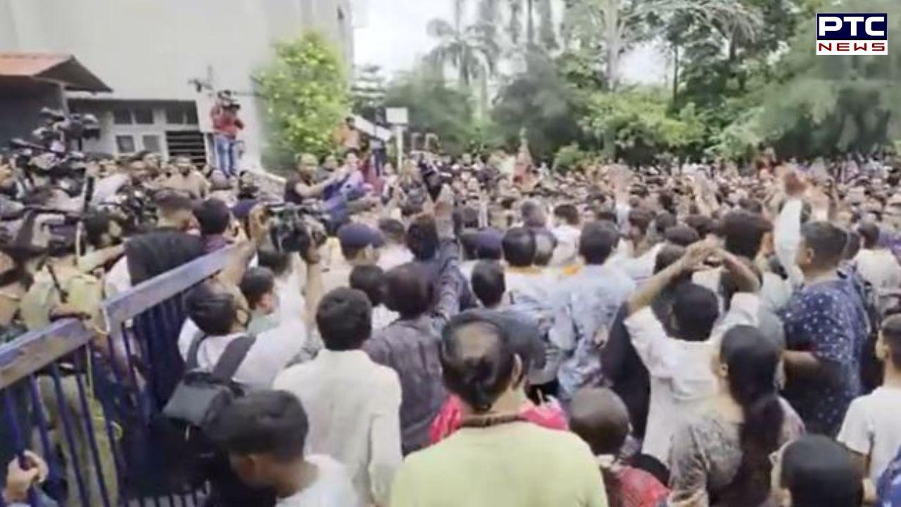 Ahmedabad Student Murder : 9ਵੀਂ ਦੇ ਵਿਦਿਆਰਥੀ ਨੇ 10ਵੀਂ ਕਲਾਸ ਦੇ ਵਿਦਿਆਰਥੀ ਦਾ ਚਾਕੂ ਮਾਰ ਕੇ ਕਤਲ, ਭੜਕੇ ਮਾਪਿਆਂ ਨੇ ਸਕੂਲ ਦੀ ਕੀਤੀ ਭੰਨਤੋੜ