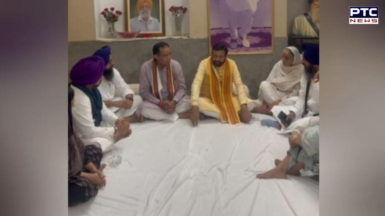 ਹਰਿਆਣਾ ਸੀਐਮ ਸੈਣੀ ਨੇ ਸਾਬਕਾ ਮੰਤਰੀ ਹਰਮੇਲ ਸਿੰਘ ਟੌਹੜਾ ਦੇ ਪਰਿਵਾਰ ਨਾਲ ਪਿੰਡ ਟੌਹੜਾ ਪਹੁੰਚ ਕੇ ਦੁੱਖ ਕੀਤਾ ਸਾਂਝਾ