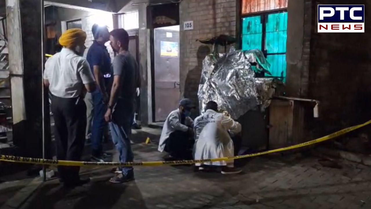 Chandigarh Police : ਧਨਾਸ ’ਚ ਬਦਮਾਸ਼ਾਂ ਨੇ ਇੱਕ ਘਰ 'ਤੇ ਕੀਤੀ ਅੰਨ੍ਹੇਵਾਹ ਫਾਇਰਿੰਗ; ਇੱਕ ਨੌਜਵਾਨ ਜ਼ਖਮੀ, ਇਲਾਕੇ ’ਚ ਫੈਲੀ ਦਹਿਸ਼ਤ