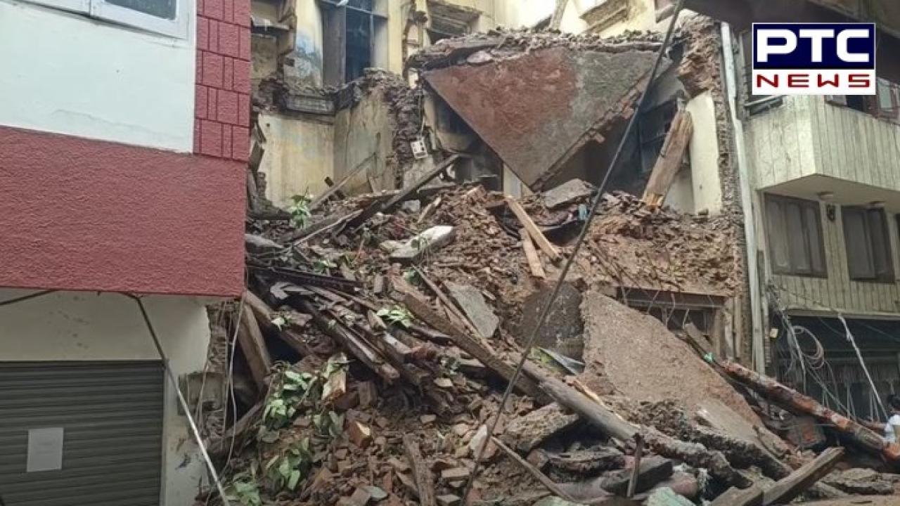 Amritsar 'ਚ ਡਿੱਗੀ 100 ਸਾਲ ਪੁਰਾਣੀ ਇਮਾਰਤ , ਨੇੜੇ ਸਕੂਲ ਅਤੇ ਸਰਕਾਰੀ ਹਸਪਤਾਲ ਹੋਣ ਕਰਕੇ ਵਾਪਰ ਸਕਦਾ ਸੀ ਵੱਡਾ ਹਾਦਸਾ