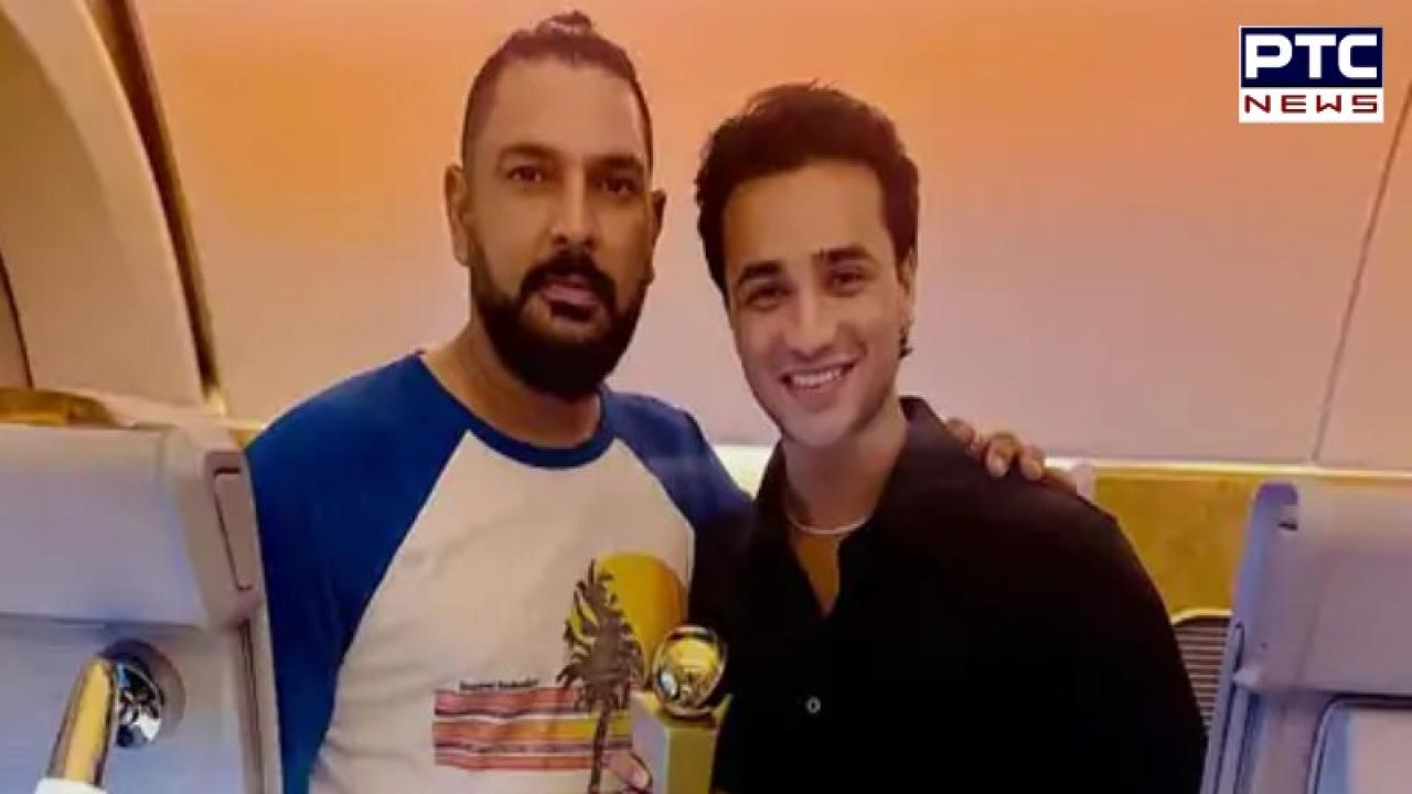 Cricketer Abhishek Sharma ਆਪਣੀ ਭੈਣ ਦੇ ਵਿਆਹ ਸਮਾਗਮ 'ਚ ਸ਼ਾਮਲ ਹੋਣ ਲਈ ਪਹੁੰਚੇ ,ਫਲਾਈਟ 'ਚ ਯੁਵਰਾਜ ਸਿੰਘ ਨਾਲ ਸਾਂਝੀਆਂ ਕੀਤੀਆਂ ਫੋਟੋਆਂ