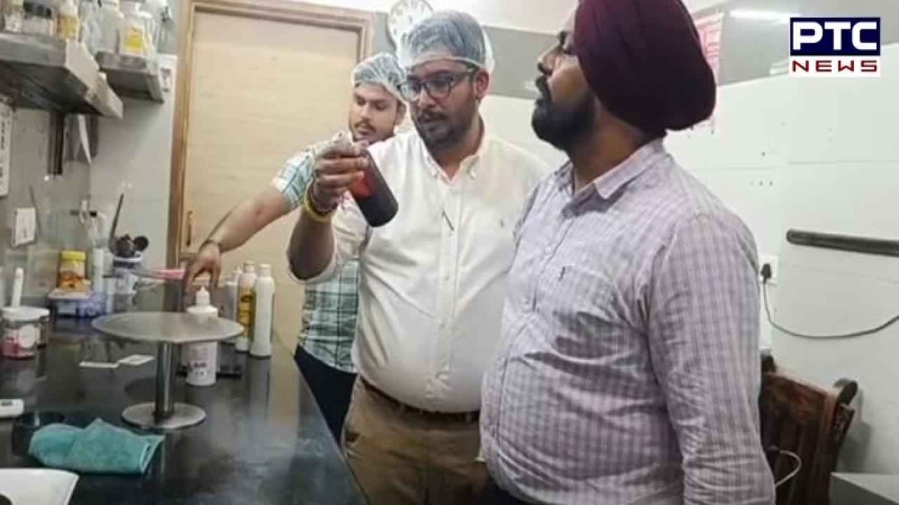 Amritsar News :  ਅੰਮ੍ਰਿਤਸਰ 'ਚ ਤਿਉਹਾਰਾਂ ਦੇ ਸੀਜ਼ਨ ਨੂੰ ਲੈ ਕੇ ਸਿਹਤ ਵਿਭਾਗ ਵੱਲੋਂ ਸਖ਼ਤੀ ,ਨਾਮੀ ਬੇਕਰੀ ’ਤੇ ਕੀਤੀ ਛਾਪੇਮਾਰੀ