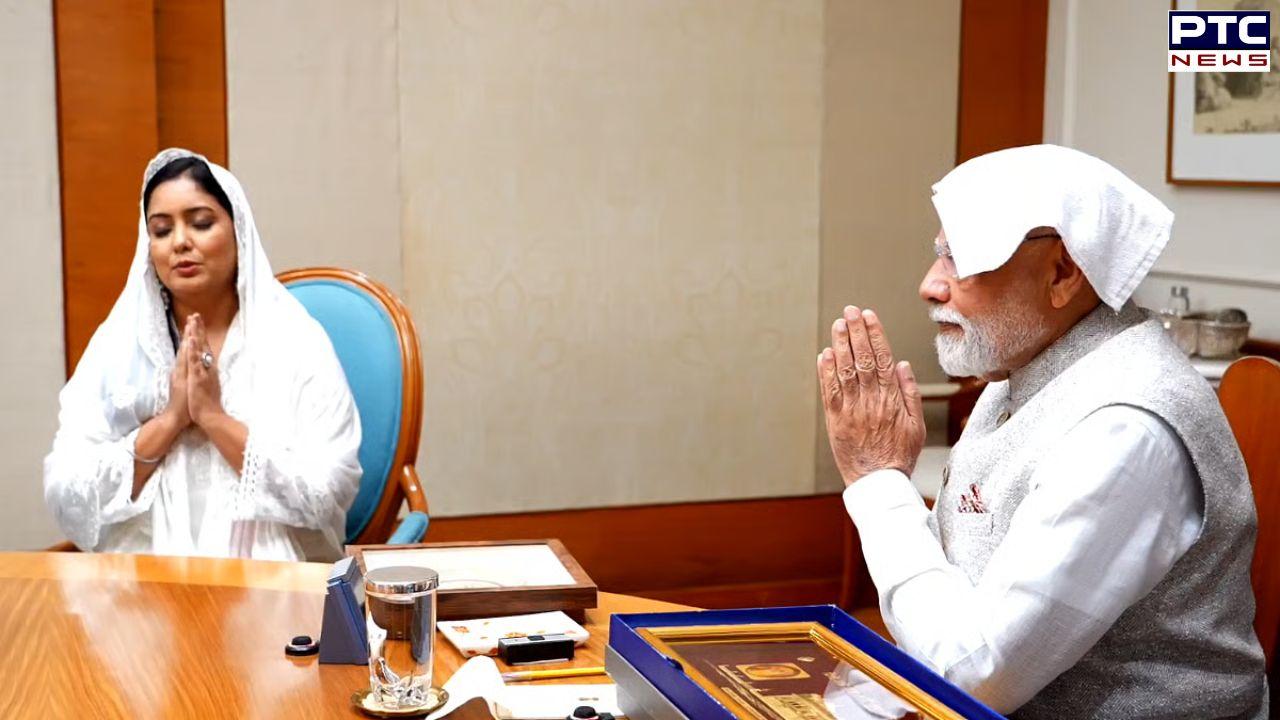 Harshdeep Kaur sings soulful rendition of 'Mool Mantra' during meeting with PM Modi | Watch