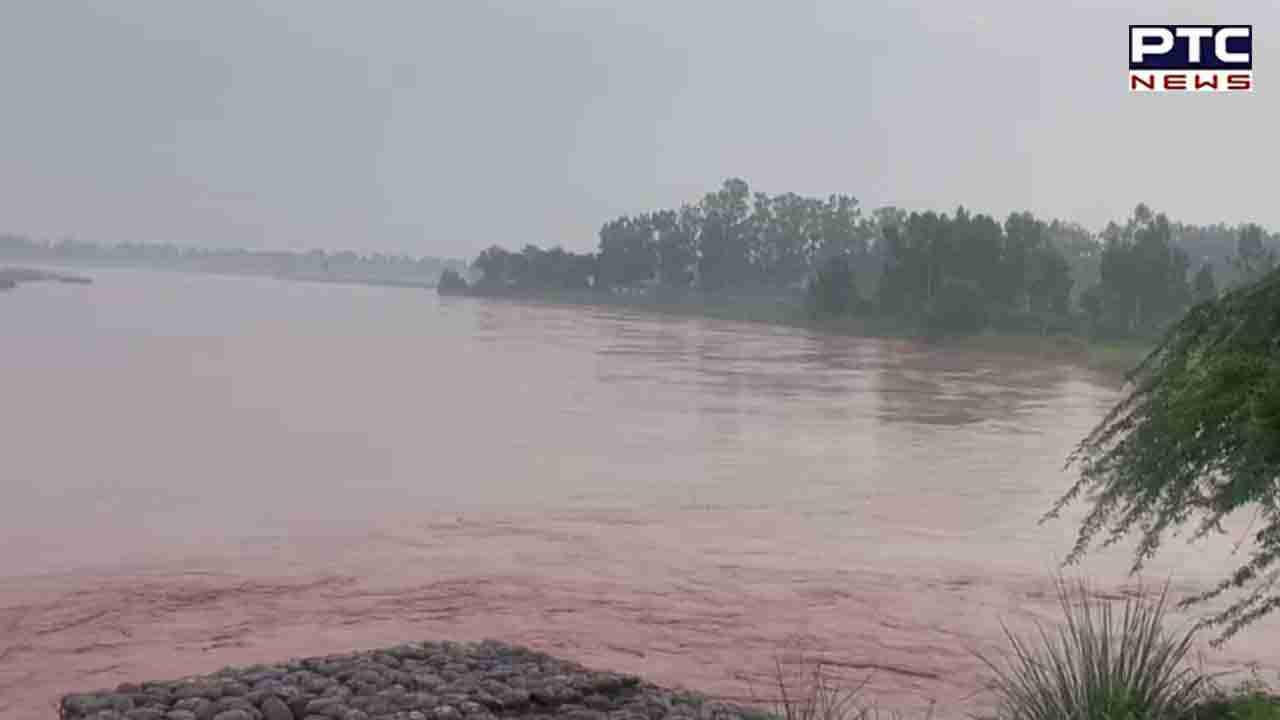 Ravi River Water Level : ਰਾਵੀ ਦਰਿਆ ’ਚ ਮੁੜ ਵਧਿਆ ਪਾਣੀ ਦਾ ਪੱਧਰ, ਪ੍ਰਸ਼ਾਸਨ ਵੱਲੋਂ ਅਲਰਟ ਜਾਰੀ