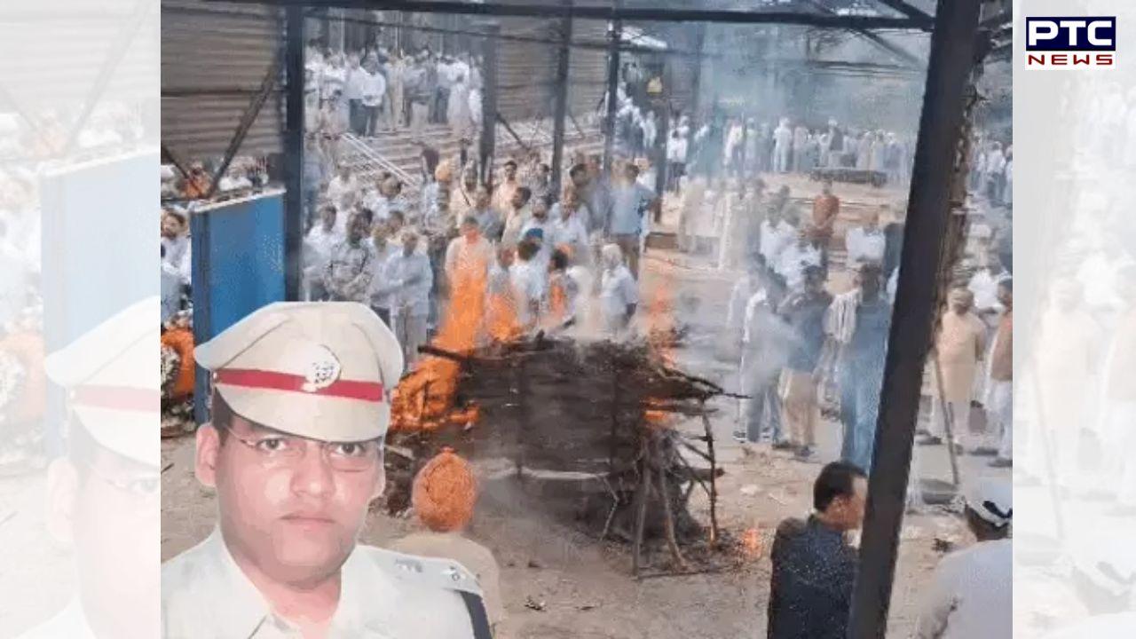 IPS Y Puran Kumar ਦਾ ਹੋਇਆ ਅੰਤਿਮ ਸਸਕਾਰ, 8 ਦਿਨਾਂ ਬਾਅਦ ਚੰਡੀਗੜ੍ਹ ਸੈਕਟਰ 25 ਦੇ ਸ਼ਮਸ਼ਾਨਘਾਟ ’ਚ ਨਿਭਾਈਆਂ ਅੰਤਿਮ ਰਸਮਾਂ