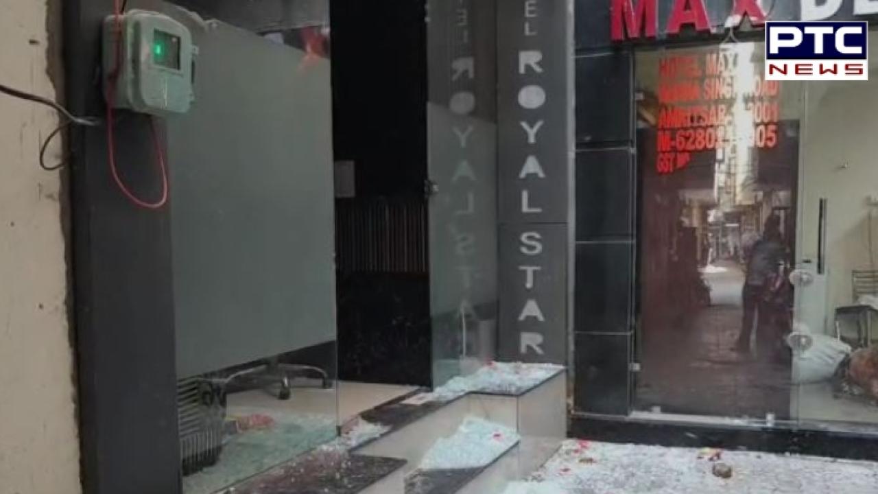 Amritsar News : ਢੋਲੀ ਮੱਲਾ ਬਾਜ਼ਾਰ ਸਥਿਤ ਇੱਕ ਹੋਟਲ ‘ਚ ਚੱਲੀ ਗੋਲੀ , ਨੌਜਵਾਨ ‘ਤੇ ਤੇਜ਼ਧਾਰ ਹਥਿਆਰਾਂ ਨਾਲ ਹਮਲਾ
