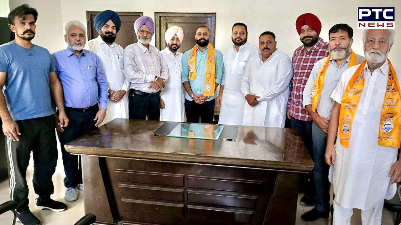 Bathinda News : ਬਠਿੰਡਾ 'ਚ ਸ਼੍ਰੋਮਣੀ ਅਕਾਲੀ ਦਲ ਨੂੰ ਮਿਲਿਆ ਬਲ, 3 ਸਮਾਜ ਸੇਵੀ ਪਰਿਵਾਰ ਪਾਰਟੀ 'ਚ ਹੋਏ ਸ਼ਾਮਿਲ