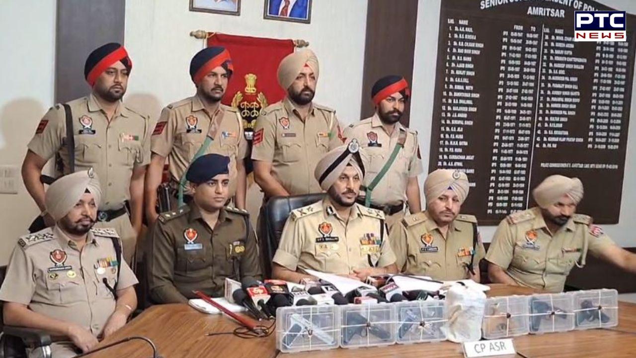 Amritsar Police : ਅੰਮ੍ਰਿਤਸਰ ਪੁਲਿਸ ਨੂੰ ਵੱਡੀ ਸਫਲਤਾ, ਕ੍ਰਾਸ-ਬਾਰਡਰ ਨਸ਼ਾ-ਅੱਤਵਾਦ ਨੈਟਵਰਕ ਦਾ ਪਰਦਾਫ਼ਾਸ਼, 5 ਮੁਲਜ਼ਮ ਗ੍ਰਿਫ਼ਤਾਰ