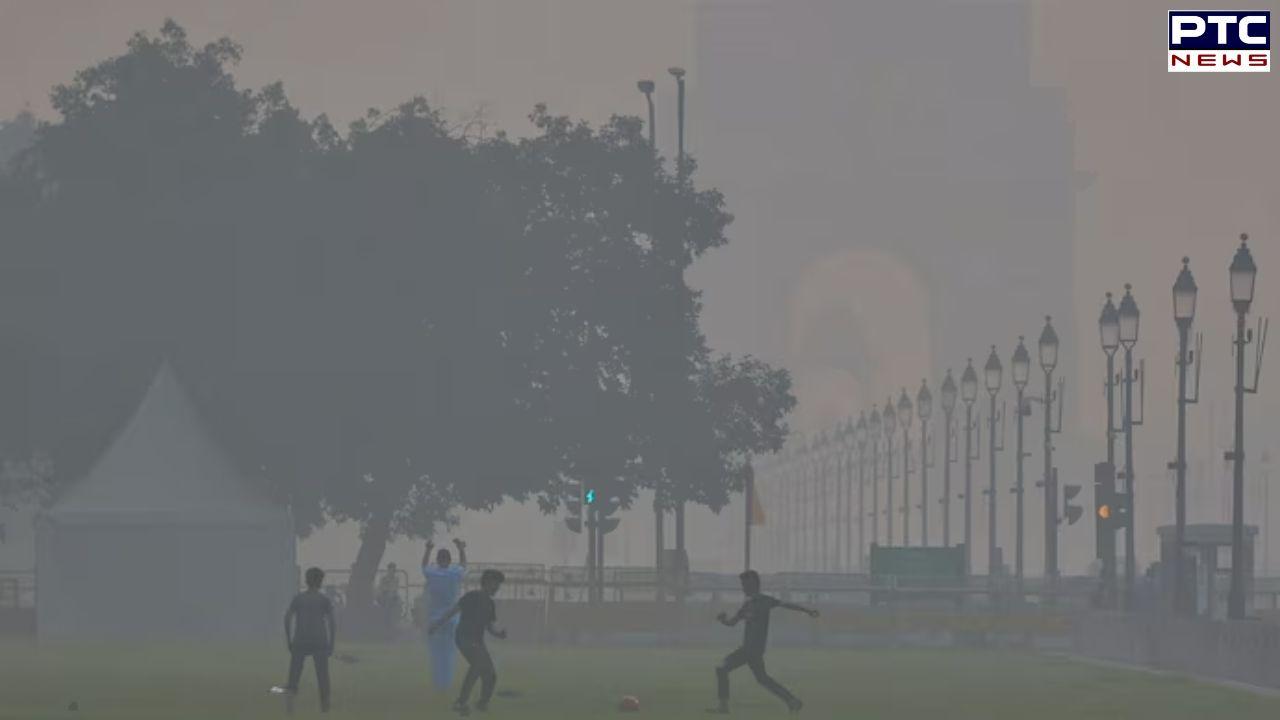 Delhi's air quality slightly improves, AQI remains in 'very poor' category