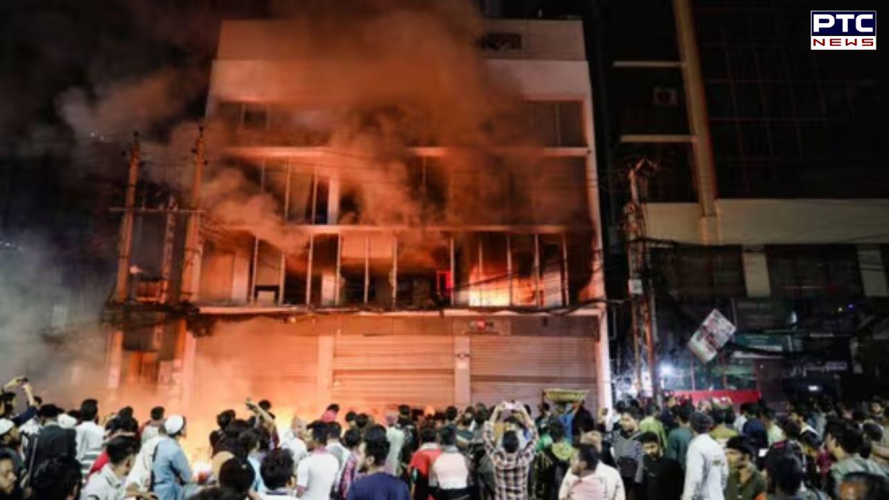Bangladesh Violence : ਬੰਗਲਾਦੇਸ਼ 'ਚ ਮੁੜ ਭੜਕੀ ਹਿੰਸਾ, ਪੱਤਰਕਾਰਾਂ ਨੂੰ ਜਿਊਂਦਾ ਸਾੜਨ ਦੀ ਕੋਸ਼ਿਸ਼, ਵੇਖੋ ਰੌਂਗਟੇ ਖੜੇ ਕਰਨ ਵਾਲੇ ਮੰਜਰ