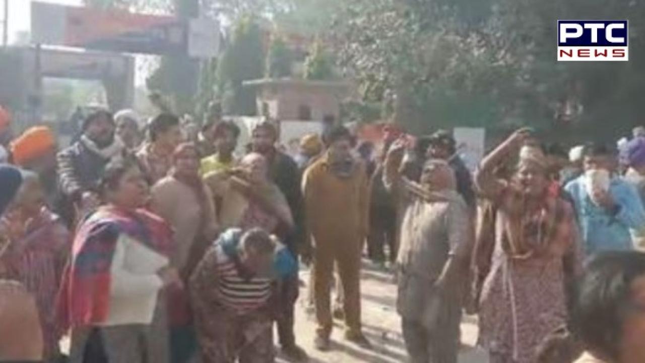 Amritsar ਦੇ ਜੰਡਿਆਲਾ ਗੁਰੂ ਪੁਲਿਸ ਸਟੇਸ਼ਨ 'ਚ 24 ਸਾਲਾ ਨੌਜਵਾਨ ਦੀ ਹੋਈ ਮੌਤ, ਪਰਿਵਾਰ ਨੇ ਥਾਣੇ ਬਾਹਰ ਕੀਤਾ ਪ੍ਰਦਰਸ਼ਨ