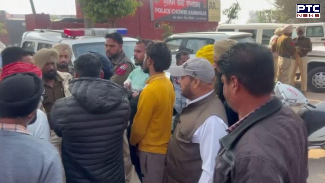 Samana News : ਸਮਾਣਾ 'ਚ 3000 ਰੁਪਏ ਦੀ ਪਰਚੀ ਨੂੰ ਲੈ ਕੇ ਖੜਾ ਹੋਇਆ ਵਿਵਾਦ, ਟਰੱਕ ਅਪ੍ਰੇਟਰਾਂ ਨੇ ਸੜਕ ਕੀਤੀ ਜਾਮ