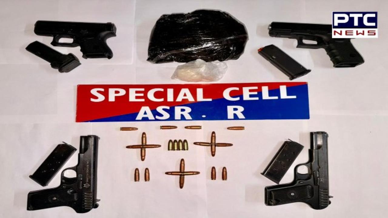 Amritsar ਪੁਲਿਸ ਵੱਲੋਂ 4 ਪਿਸਟਲ, 24 ਜਿੰਦਾ ਰੌਂਦ, 1 ਕਿੱਲੋ ਅਫੀਮ ਅਤੇ 25 ਗ੍ਰਾਮ ਹੈਰੋਇਨ ਸਮੇਤ 2 ਆਰੋਪੀ ਗ੍ਰਿਫਤਾਰ