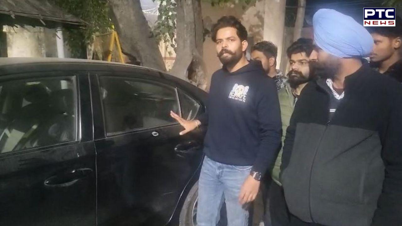 Ajnala : ਅਜਨਾਲਾ 'ਚ ਗੱਡੀ ਸਵਾਰ ਵਕੀਲ 'ਤੇ ਚੱਲੀਆਂ ਗੋਲੀਆਂ, ਪੁਲਿਸ ਥਾਣੇ 'ਚ ਪਿੱਛਾ ਕਰਦੇ ਰਹੇ ਮੁਲਜ਼ਮ, ਦੋ ਗ੍ਰਿਫ਼ਤਾਰ