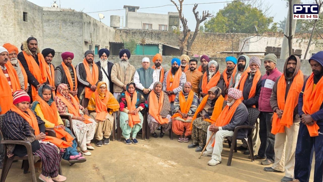 Moga : ਸ਼੍ਰੋਮਣੀ ਅਕਾਲੀ ਦਲ ਨੂੰ ਵੱਡਾ ਹੁੰਗਾਰਾ, ਪਿੰਡ ਬੋਡੇ 'ਚ ਵੱਖ-ਵੱਖ ਪਾਰਟੀਆਂ ਛੱਡ ਕੇ 25 ਪਰਿਵਾਰ ਅਕਾਲੀ ਦਲ 'ਚ ਹੋਏ ਸ਼ਾਮਲ