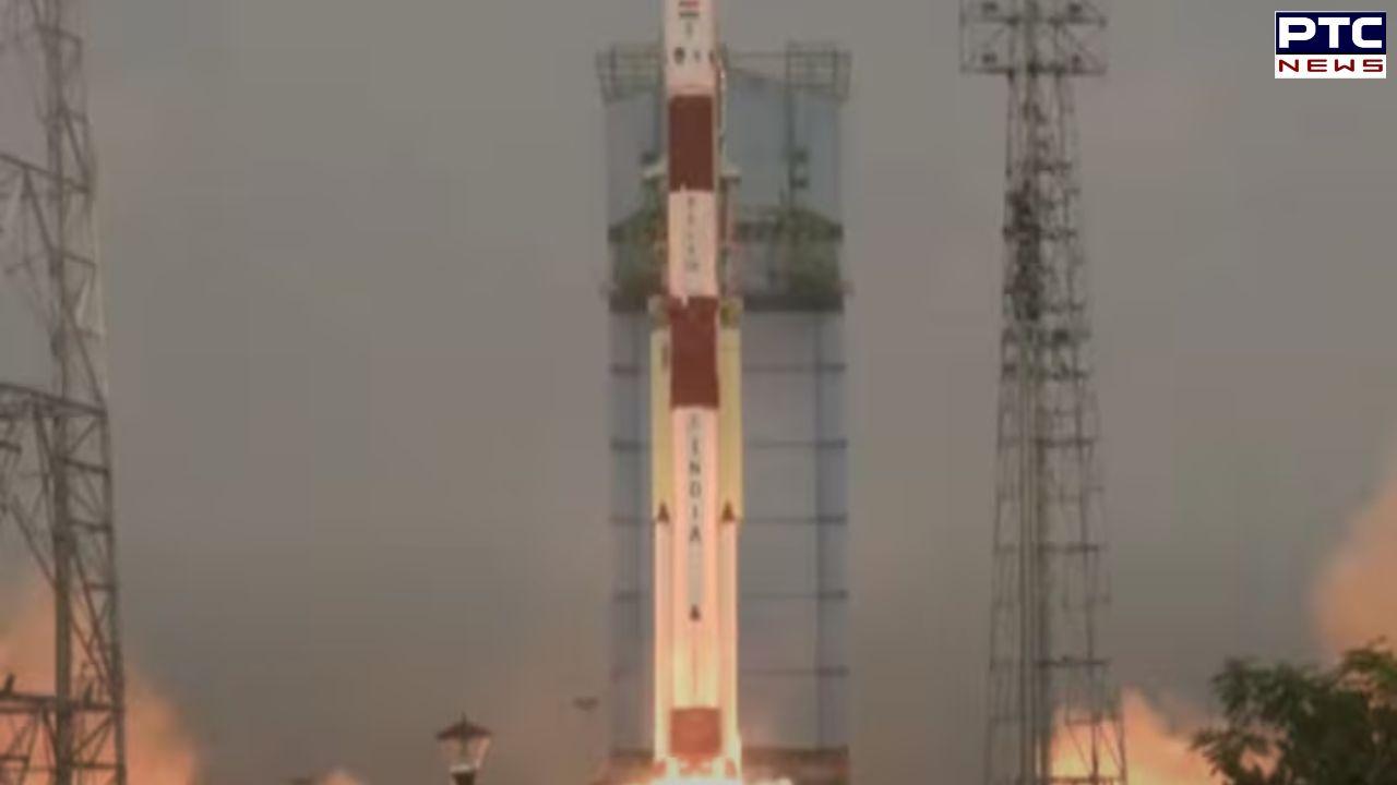 ISRO's PSLV-C62 rocket faces anomaly during stage 3 launch, deviates from flight path