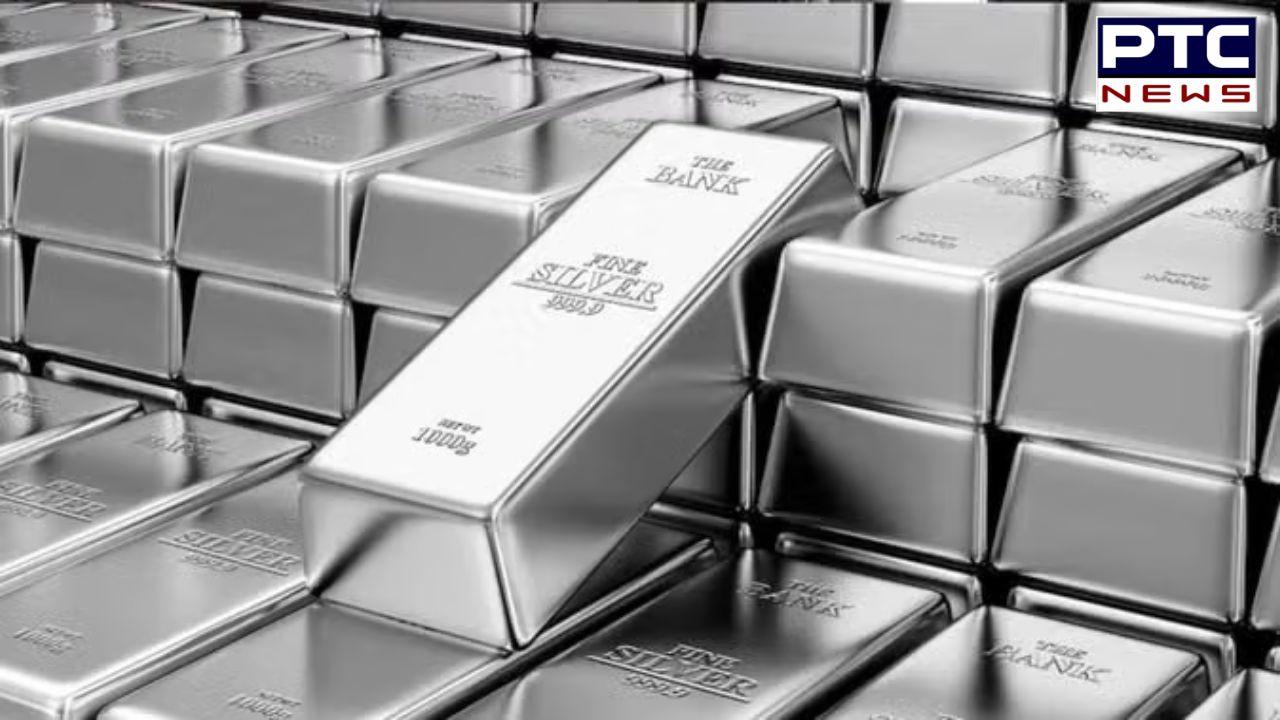 Silver Price Surged : ਚਾਂਦੀ ਨੇ ਰਚਿਆ ਨਵਾਂ ਇਤਿਹਾਸ; ਪਹਿਲੀ ਵਾਰ 3 ਲੱਖ ਰੁਪਏ ਪ੍ਰਤੀ ਕਿਲੋਗ੍ਰਾਮ ਪਾਰ, ਜਾਣੋ ਸੋਨੇ ਦੀਆਂ ਕੀਮਤਾਂ