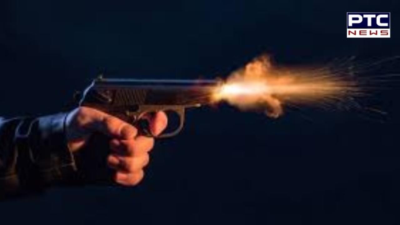 Hoshiarpur ਦੇ ਮਹੱਲਾ ਇਸਲਾਮਾਬਾਦ 'ਚ ਦੋ ਨੌਜਵਾਨਾਂ 'ਤੇ 4 ਲੋਕਾਂ ਵੱਲੋਂ ਫ਼ਾਇਰਿੰਗ ,ਆਰੋਪੀਆਂ 'ਚ 2 ਮਹਿਲਾਵਾਂ ਵੀ ਸ਼ਾਮਿਲ