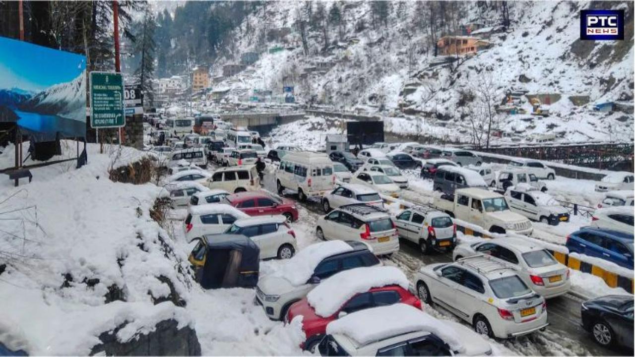 Heavy snowfall brings life to a standstill in Himachal Pradesh; hundreds of roads closed, power supply hit