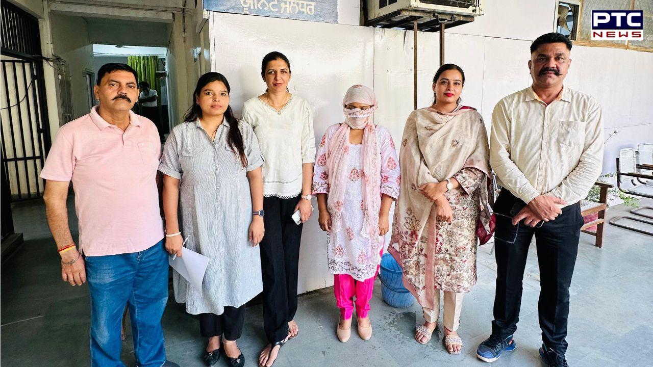 Bribery : ਫਿਲੌਰ ਦੀ ਸਬ-ਇੰਸਪੈਕਟਰ ਰਿਸ਼ਵਤ ਲੈਂਦੇ ਰੰਗੇ ਹੱਥੀਂ ਕਾਬੂ, 20000 ਰੁਪਏ ਦੀ ਕੀਤੀ ਸੀ ਮੰਗ