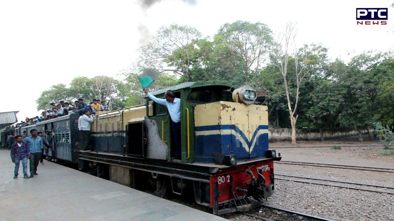 Punjab To Himachal Train : ਹਿਮਾਚਲ ਘੁੰਮਣ ਜਾਣ ਵਾਲੇ ਸੈਲਾਨੀਆਂ ਲਈ ਵੱਡੀ ਖ਼ਬਰ, 4 ਸਾਲ ਬਾਅਦ ਮੁੜ ਸ਼ੁਰੂ ਹੋਈ ਨੈਰੋ-ਗੇਜ ਰੇਲਗੱਡੀ