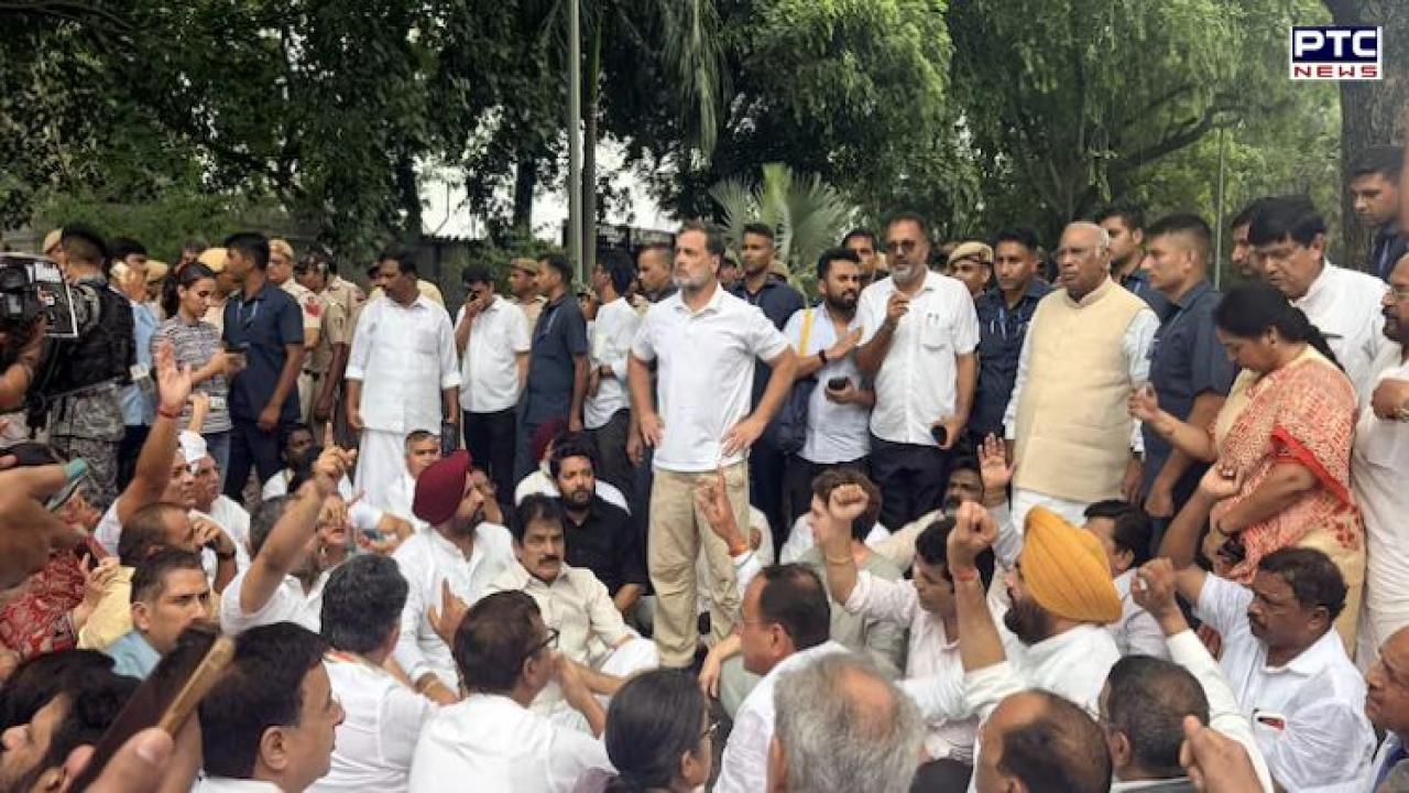 Congress protests outside PM Modi’s residence over police action on CJP march, Rahul Gandhi seeks resignations
