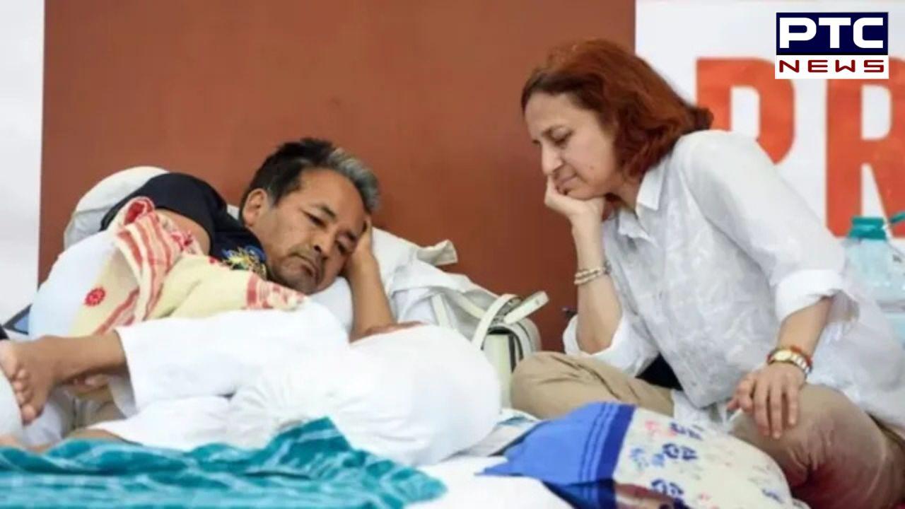 Sonam Wangchuk ਦੀ ਪਤਨੀ ਗੀਤਾਂਜਲੀ ਜੇ. ਐਂਗਮੋ ਨੇ ਕੀਤਾ ਦਿੱਲੀ ਹਾਈਕੋਰਟ ਦਾ ਰੁਖ; ਕਿਹਾ- ਸਫਦਰਜੰਗ ਹਸਪਤਾਲ ’ਤੇ ਨਹੀਂ ਭਰੋਸਾ
