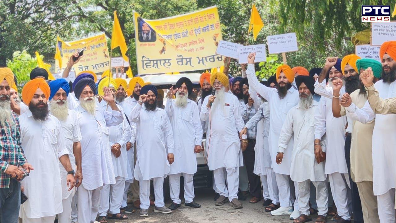 'ਜਸਵੰਤ ਸਿੰਘ ਖਾਲੜਾ ਨੂੰ ਕੌਮੀ ਸ਼ਹੀਦ ਐਲਾਨਿਆ ਜਾਵੇ', 'ਸਤਲੁਜ' 'ਤੇ ਪਾਬੰਦੀ ਖਿਲਾਫ਼ ਸ਼੍ਰੋਮਣੀ ਕਮੇਟੀ ਤੇ ਅਕਾਲੀ ਦਲ ਵੱਲੋਂ ਰੋਸ ਮਾਰਚ