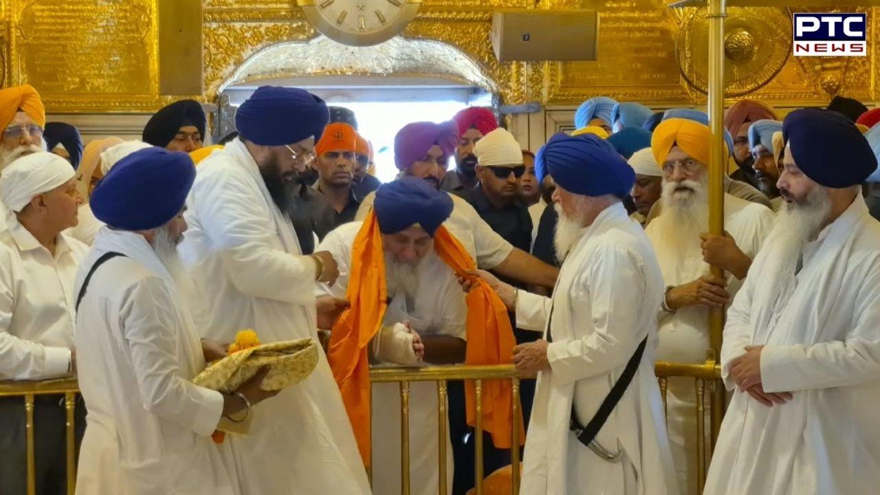 ਸੁਖਬੀਰ ਸਿੰਘ ਬਾਦਲ ਤੇ ਹਰਸਿਮਰਤ ਕੌਰ ਬਾਦਲ ਸ੍ਰੀ ਹਰਿਮੰਦਰ ਸਾਹਿਬ ਵਿਖੇ ਹੋਏ ਨਤਮਸਤਕ