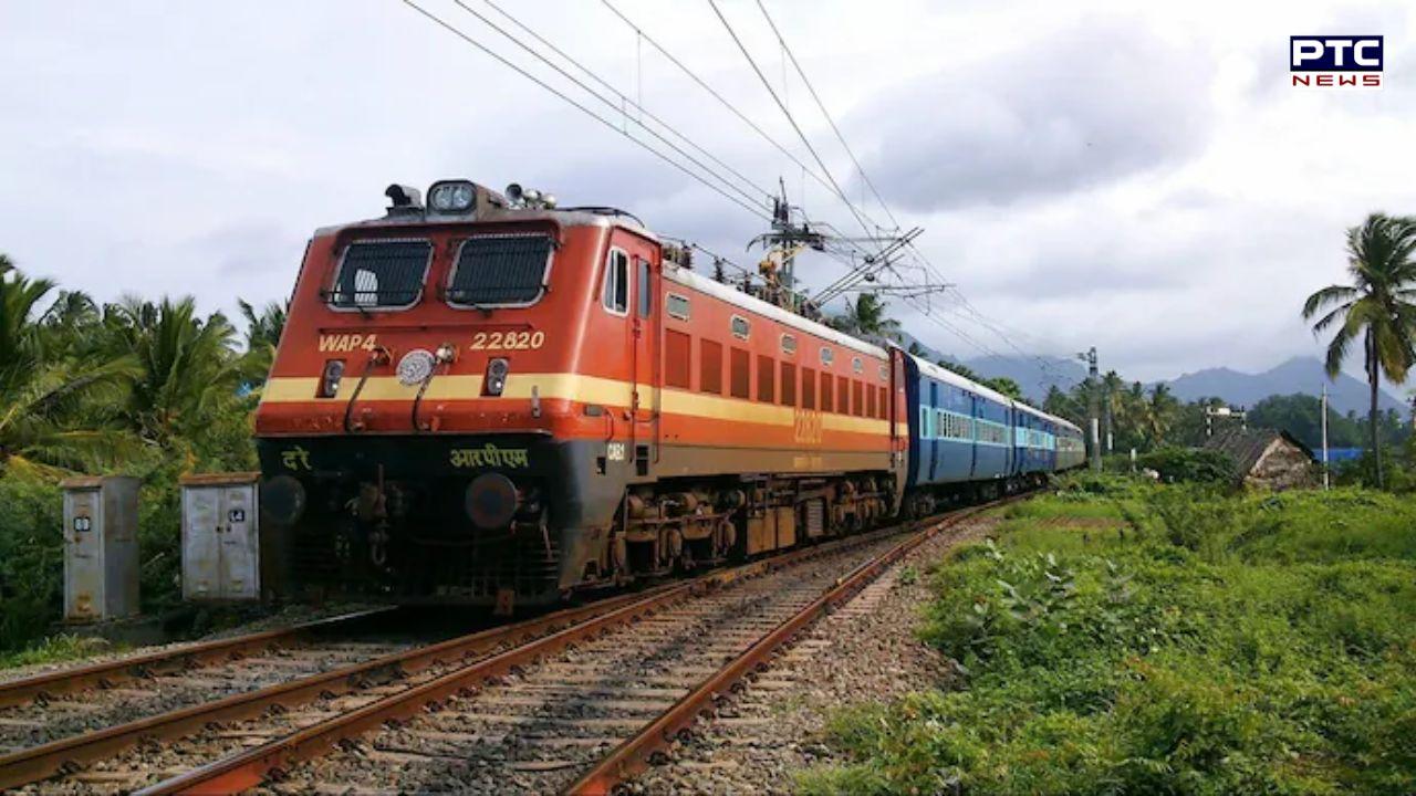Foreign national sprays fire extinguisher at passengers on Mumbai-Delhi train, dies in police custody