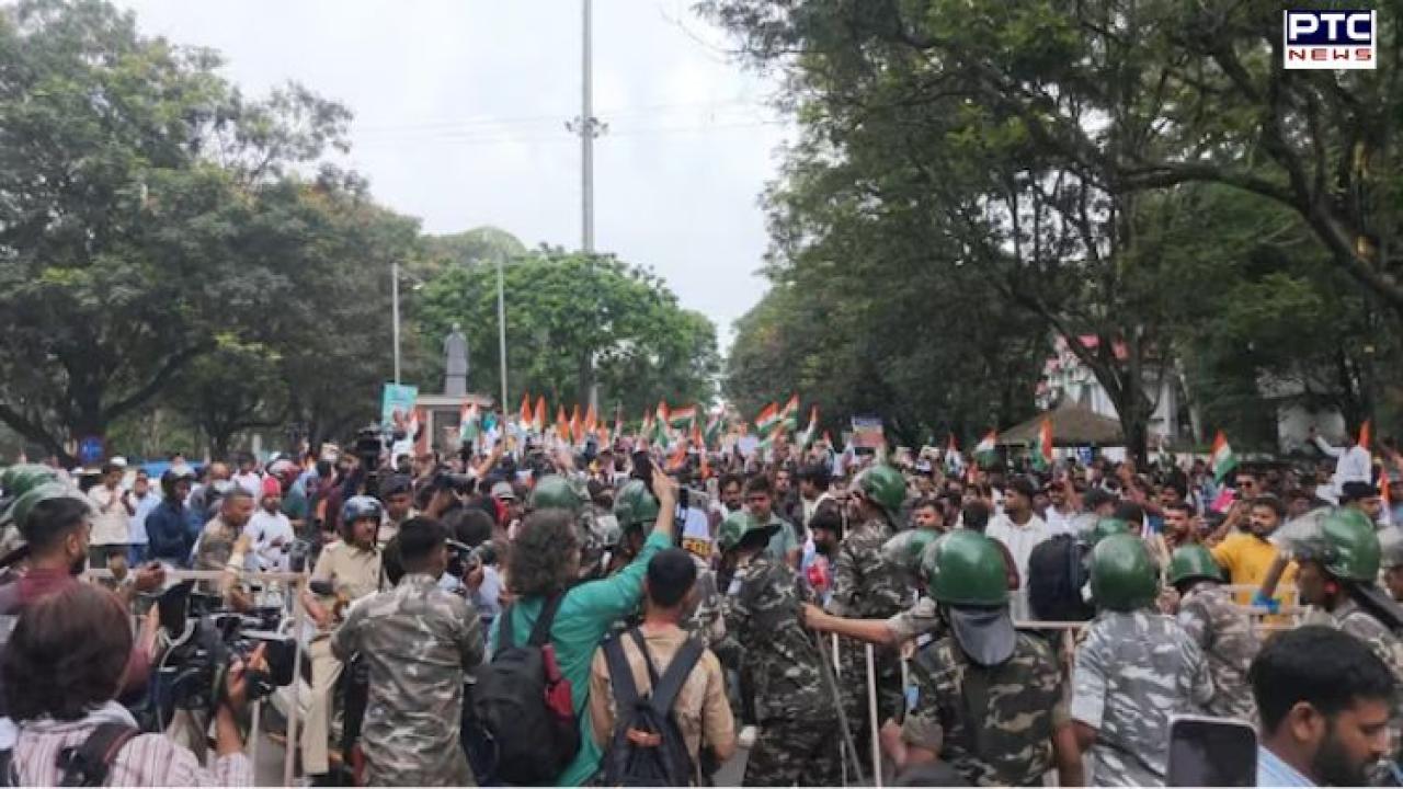 Jharkhand: Students begin Assembly gherao, break barricades and move forward; BJP MLAs stage protest outside CM house