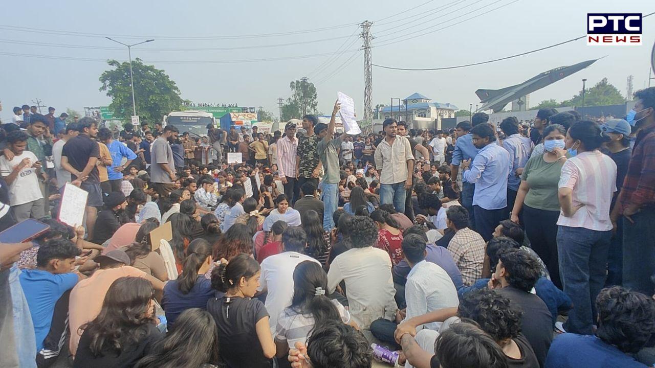 LPU protest LIVE Updates : ਸੀਸੀਟੀਵੀ 'ਚ ਨਹੀਂ ਨਿਕਲਿਆ ਕੁੱਝ ਵੀ ਸ਼ੱਕੀ ! ਵਿਦਿਆਰਥੀਆਂ ਨਾਲ ਪ੍ਰਸ਼ਾਸਨ ਦੀ ਮੀਟਿੰਗ ਰਹੀ ਬੇਸਿੱਟਾ
